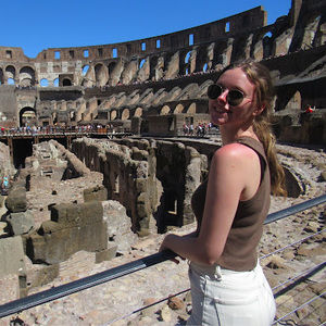 Meet your Posher, Caroline